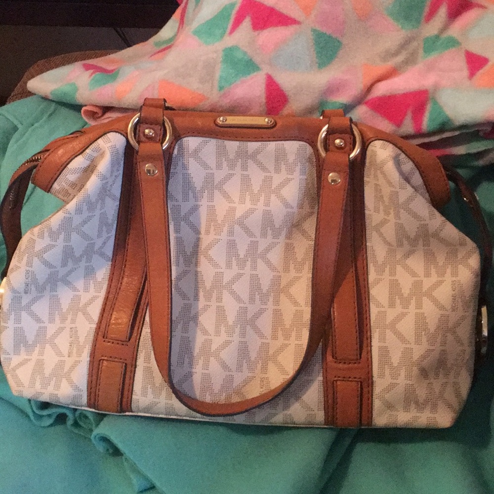 Preloved michael kors signature mono handbag